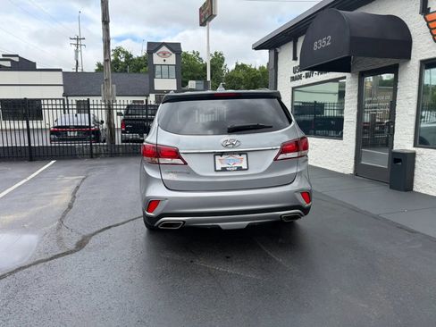 Used 2018 Hyundai Santa Fe SE FWD image 8