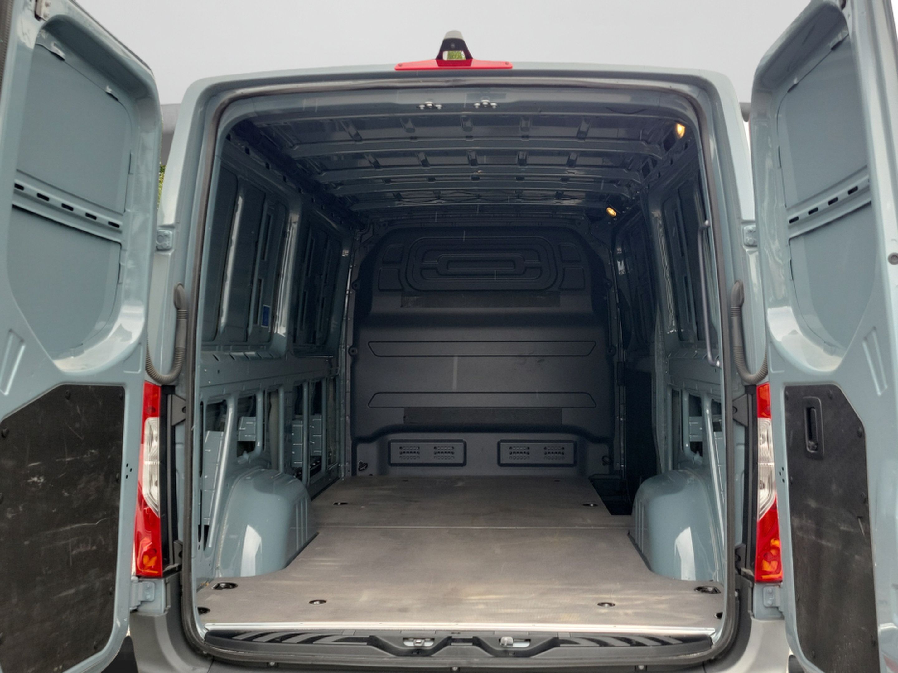 Used 2025 Mercedes-Benz Sprinter 2500 image 6
