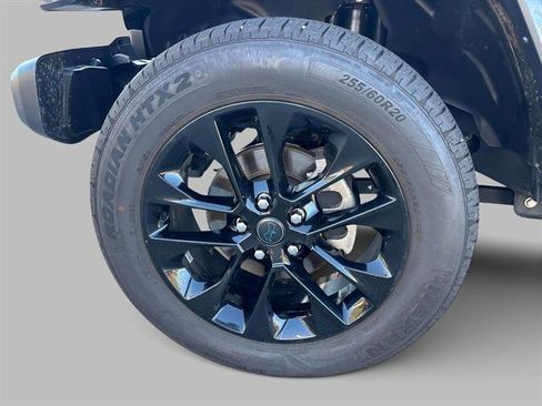 Used 2024 Jeep Wrangler Unlimited Sahara image 8