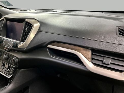 Used 2020 GMC Terrain Denali w/ Denali Premium Package AWD/4WD image 18