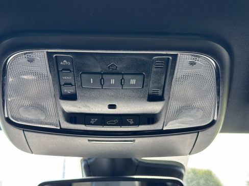 Used 2024 Dodge Durango GT AWD/4WD image 25