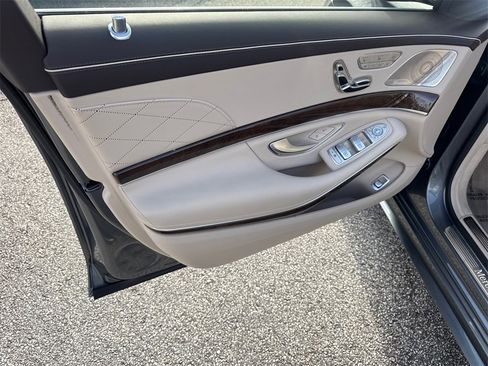 Used 2017 Mercedes-Benz S 550 Sedan image 10