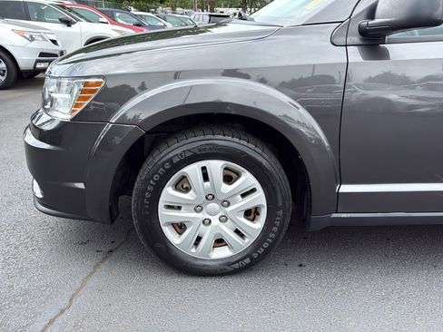 Used 2018 Dodge Journey SE w/ Connectivity Group FWD image 12