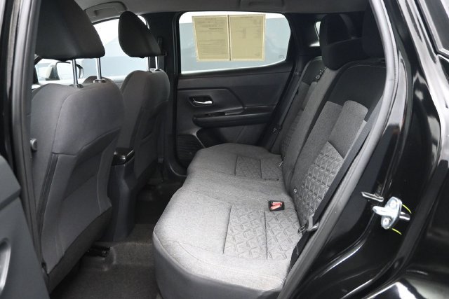 Used 2026 Nissan Kicks SV FWD image 8