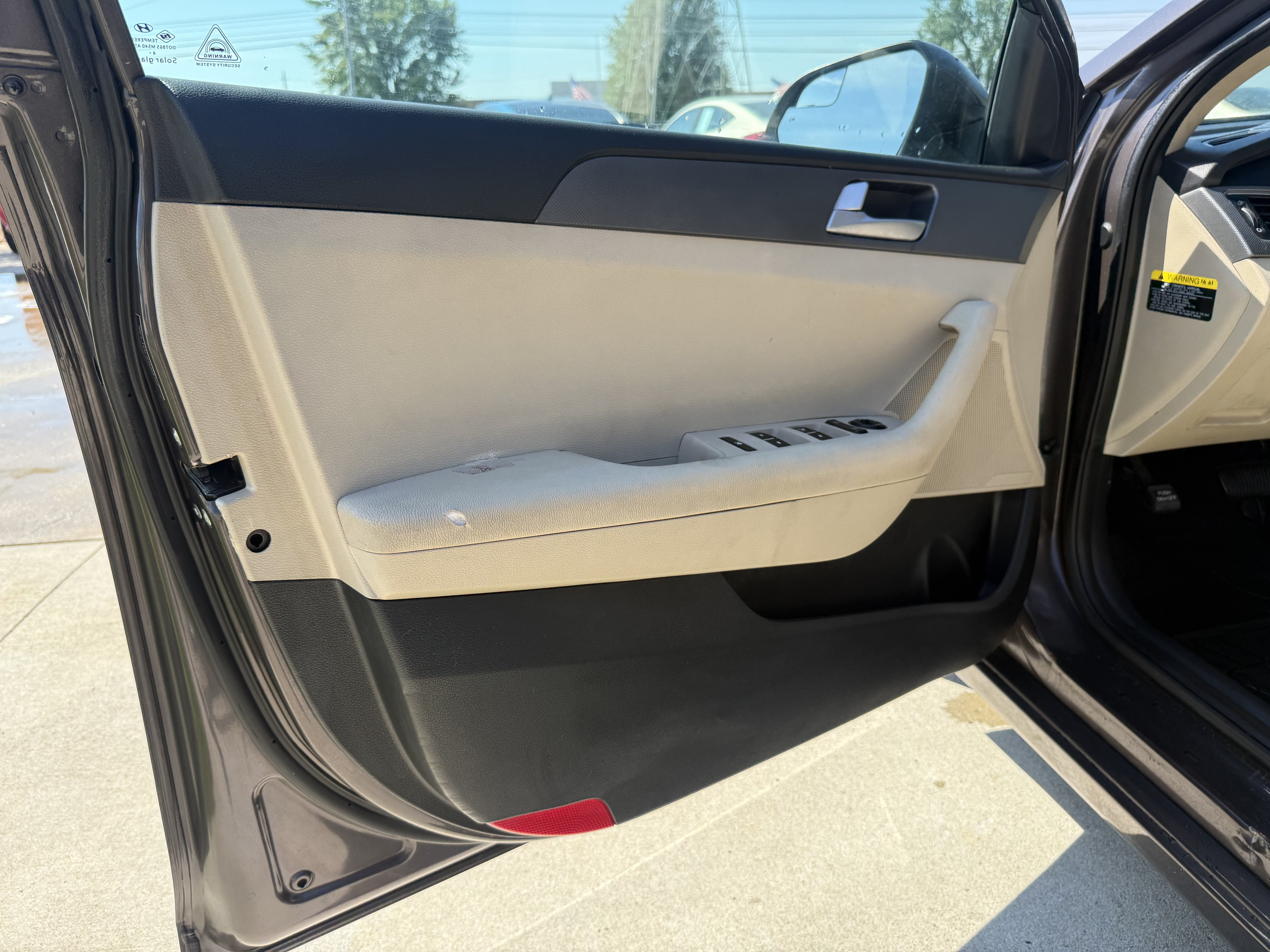 Used 2016 Hyundai Sonata SE w/ Cargo Package FWD image 18