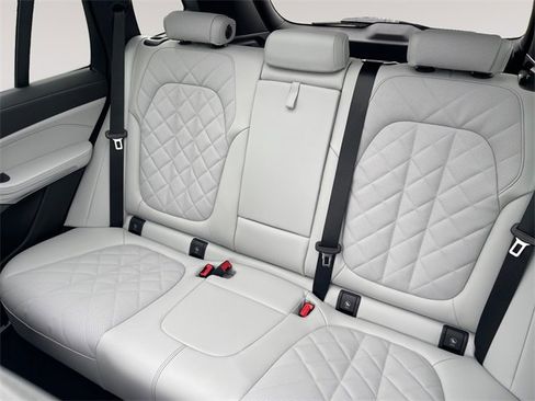 New 2026 BMW X5 xDrive40i w/ M Sport Package image 13