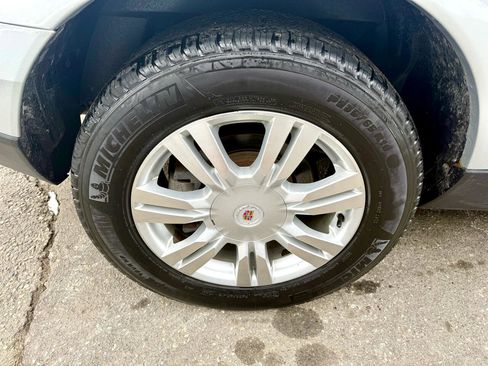 Used 2011 Cadillac SRX Luxury image 12