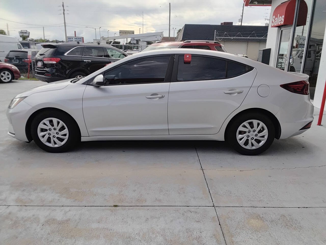 Used 2019 Hyundai Elantra SE w/ Cargo Package FWD image 10