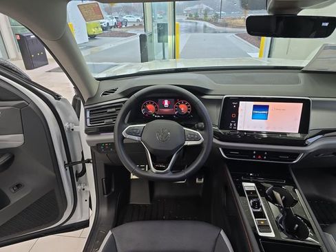 New 2026 Volkswagen Atlas Peak Edition AWD/4WD image 13