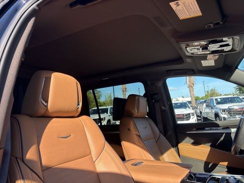 Certified 2026 Cadillac Escalade ESV Luxury w/ Touring Package AWD/4WD image 9