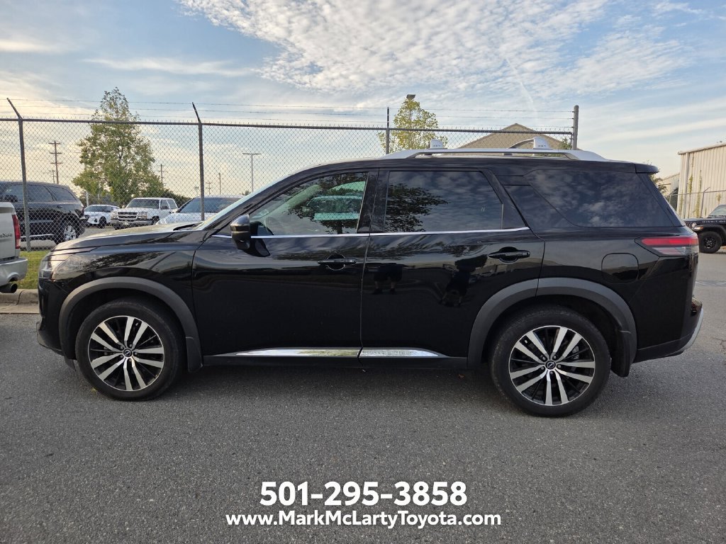 Used 2023 Nissan Pathfinder Platinum FWD image 6