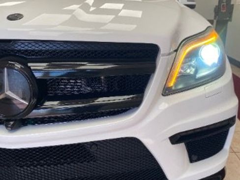 Used 2014 Mercedes-Benz GL 63 AMG 4MATIC image 10