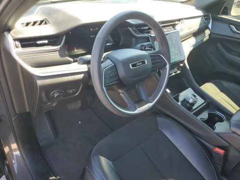 Used 2024 Jeep Grand Cherokee L Altitude image 12