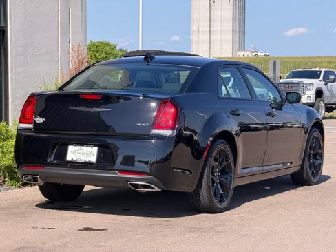 Used 2023 Chrysler 300 Touring w/ Sport Appearance Package RWD image 5