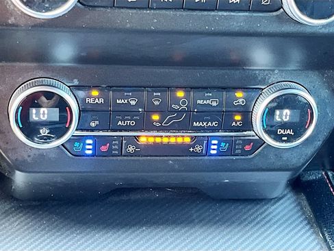Used 2020 Ford Expedition Limited w/ Equipment Group 303A AWD/4WD image 16