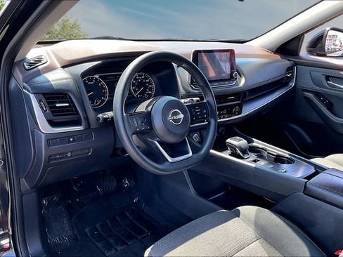 Certified 2023 Nissan Rogue SV FWD image 17