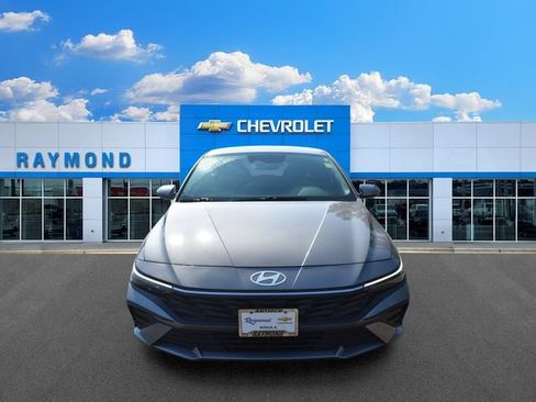 Used 2024 Hyundai Elantra SEL FWD image 9