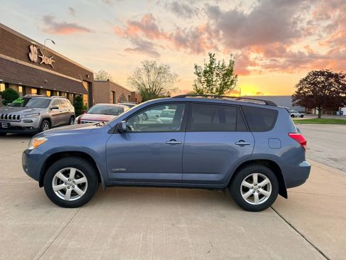 Used 2008 Toyota RAV4 Limited AWD/4WD image 4