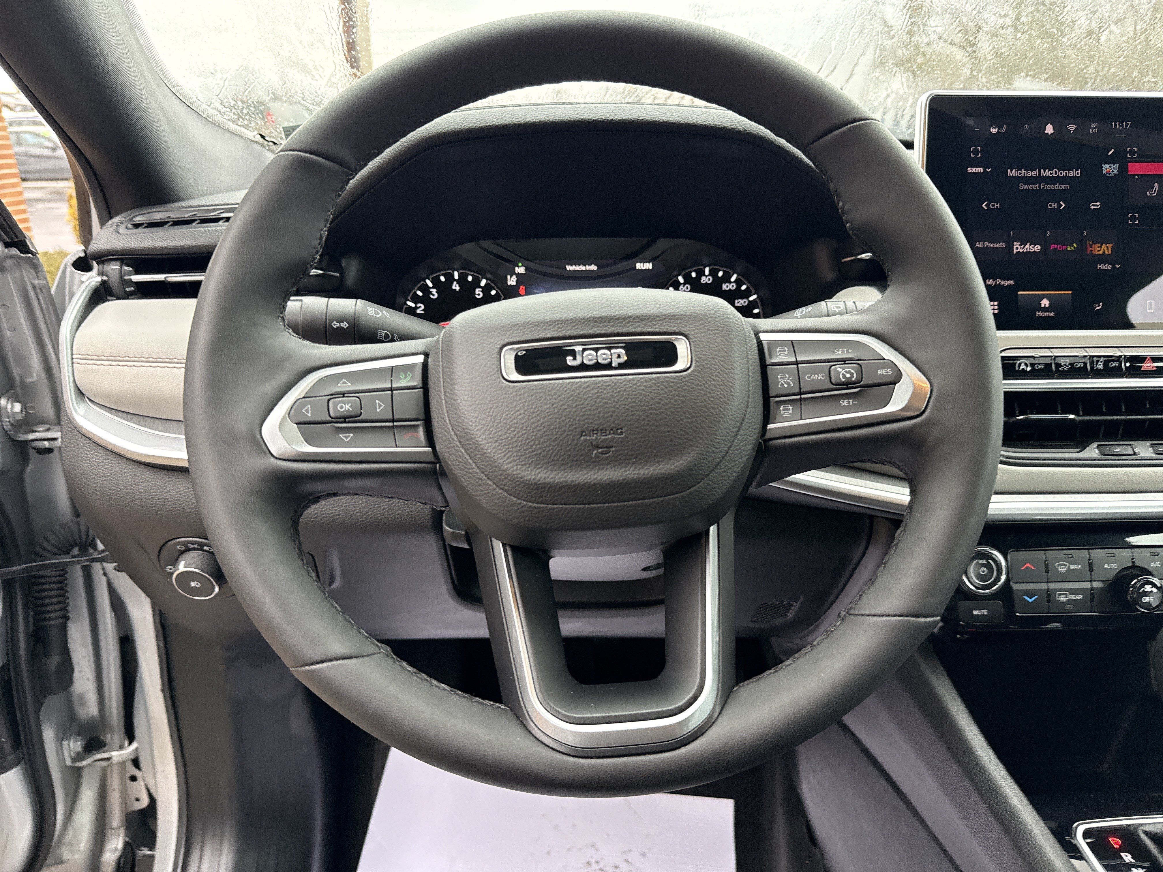 Used 2025 Jeep Compass Limited AWD/4WD image 17