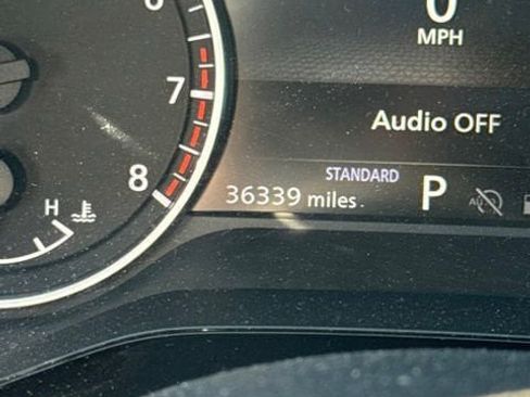 Used 2025 Nissan Pathfinder SV FWD image 10