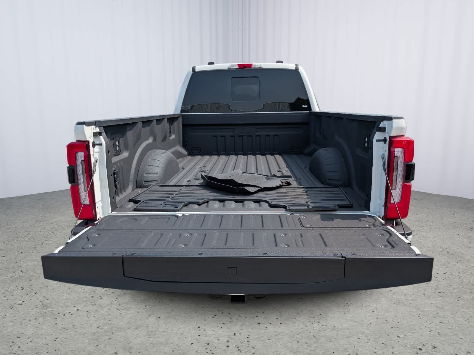 Used 2025 Ford F450 Platinum w/ Platinum Plus Package AWD/4WD image 15