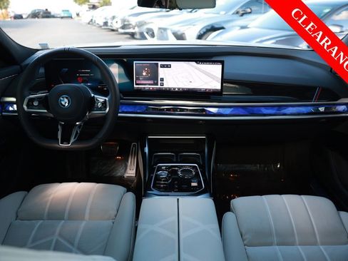 Used 2025 BMW i7 xDrive60 w/ Executive Package AWD/4WD image 27