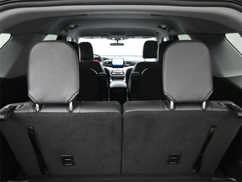 Used 2024 Ford Explorer XLT w/ Equipment Group 202A image 36