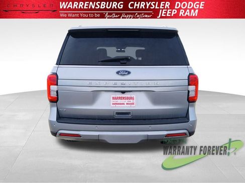 Used 2024 Ford Expedition XLT image 5