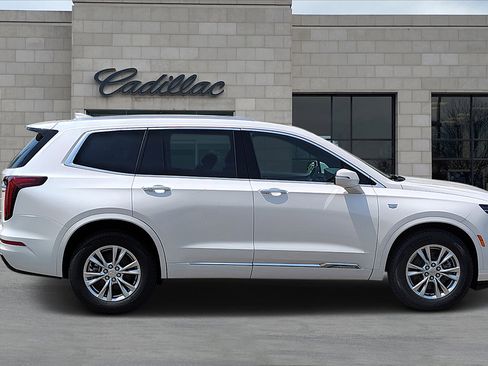 New 2025 Cadillac XT6 Luxury w/ LPO, Premium Carpet Package image 2