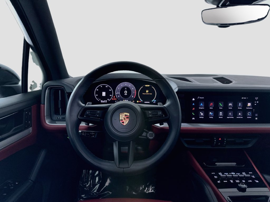 Certified 2025 Porsche Cayenne AWD/4WD image 25