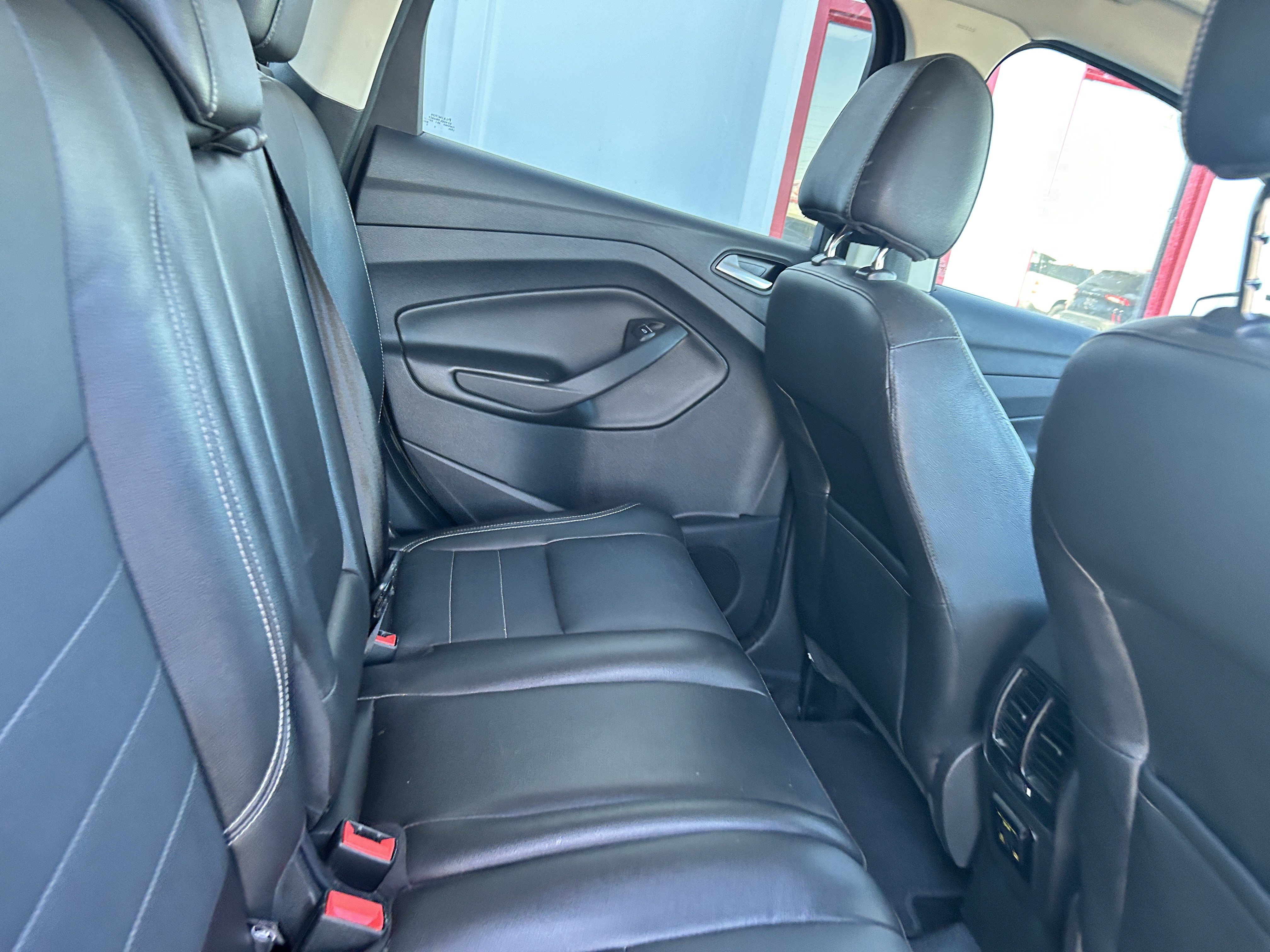 Used 2014 Ford Escape Titanium w/ Equipment Group 401A FWD image 10