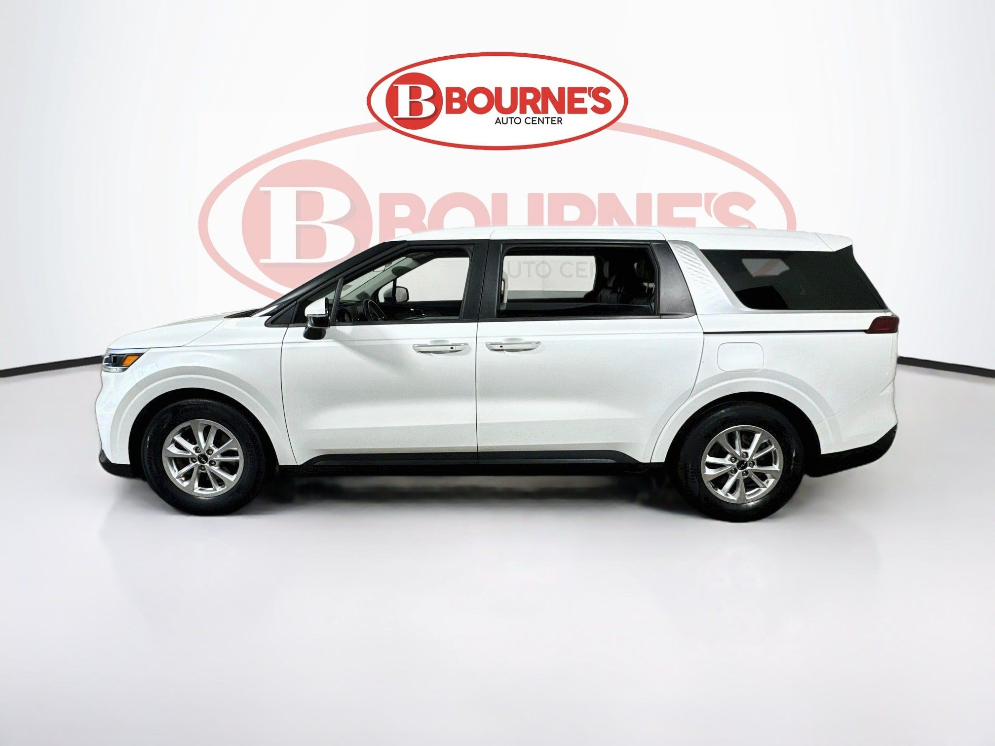 Used 2022 Kia Carnival LX FWD image 8