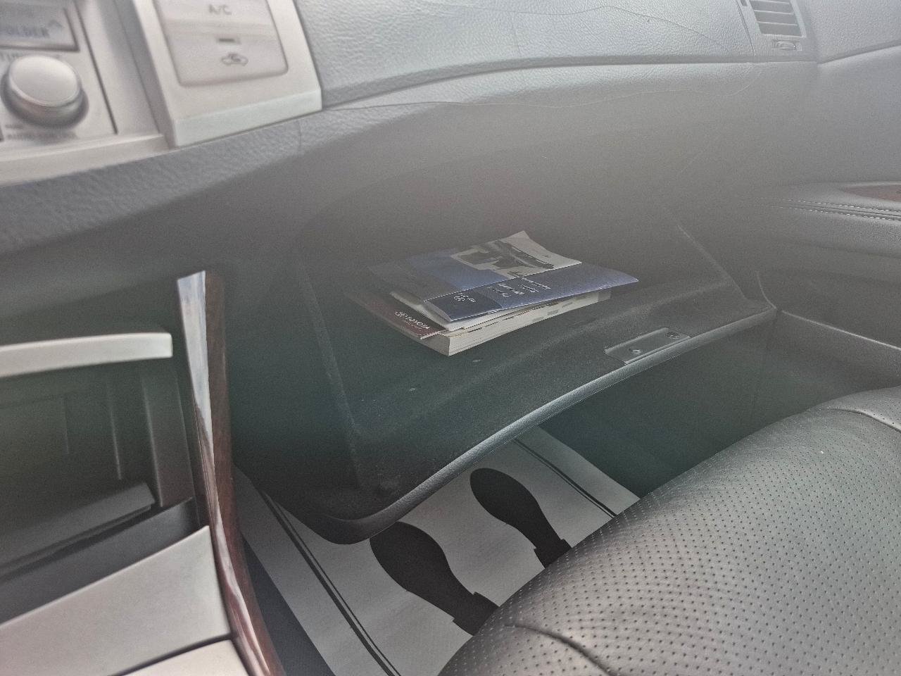 Used 2009 Toyota Avalon Limited FWD image 23