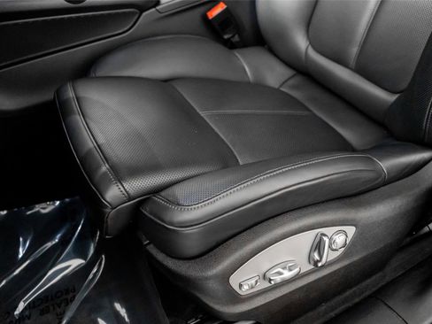 Used 2024 Porsche Macan image 28