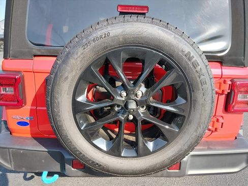 Used 2024 Jeep Wrangler Unlimited Sahara AWD/4WD image 17