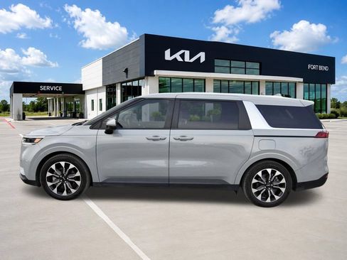 Certified 2024 Kia Carnival EX FWD image 8