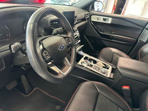 Used 2022 Ford Explorer ST-Line w/ Class IV Trailer Tow Package image 25