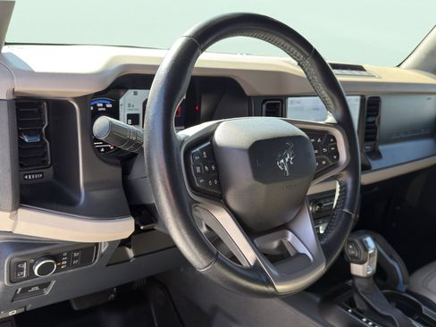 Used 2022 Ford Bronco Wildtrak image 23