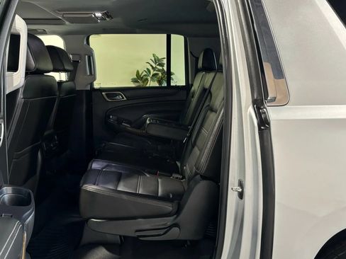 Used 2019 GMC Yukon XL Denali w/ Denali Ultimate Package AWD/4WD image 12
