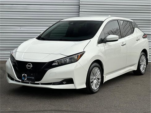 Used 2024 Nissan Leaf S image 6