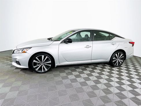 Used 2021 Nissan Altima 2.5 SR image 4