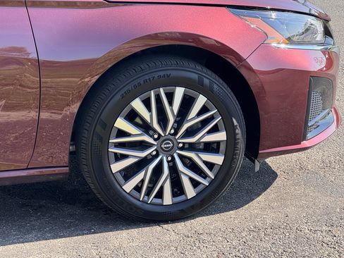 Used 2025 Nissan Altima 2.5 SV AWD/4WD image 9