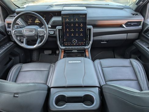 Used 2025 GMC Yukon XL Denali w/ Sun & Power Step Package RWD image 27