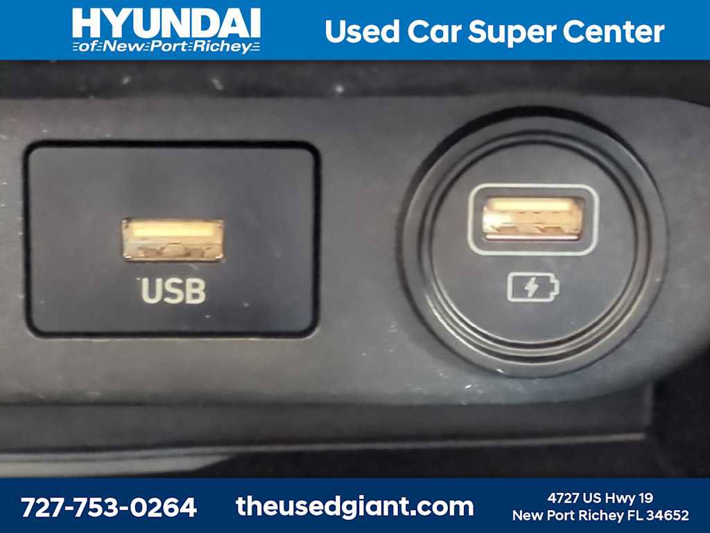 Used 2023 Hyundai Elantra Limited FWD image 23