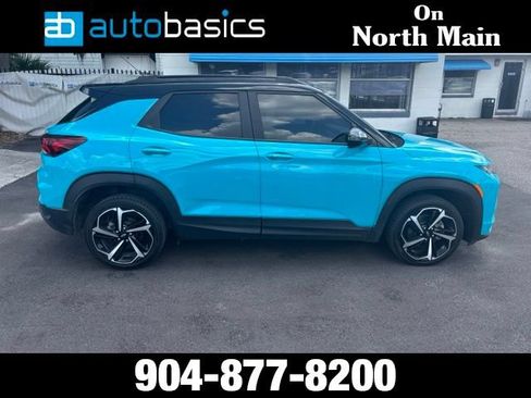 Used 2021 Chevrolet TrailBlazer RS w/ Sun and Liftgate Package FWD image 7