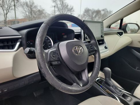 Used 2021 Toyota Corolla LE image 13