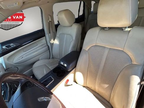 Used 2019 Lincoln MKT AWD image 30