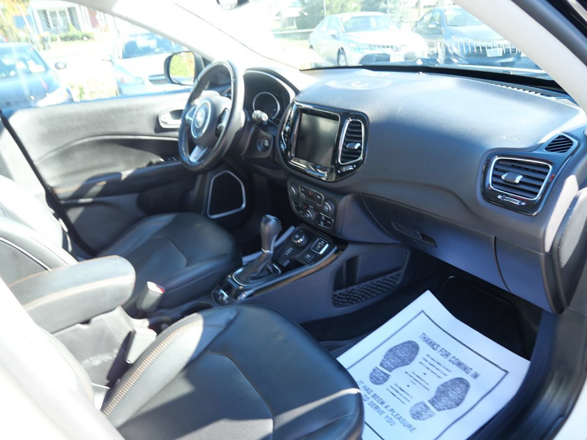 Used 2018 Jeep Compass Limited w/ Navigation Group AWD/4WD image 16