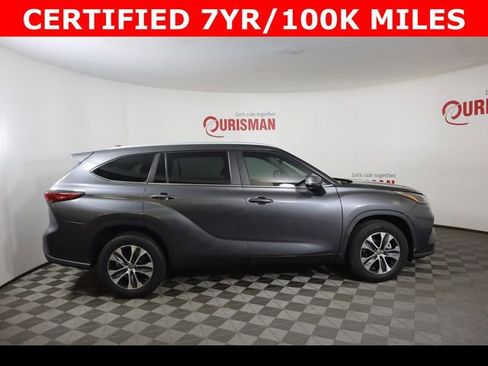 Used 2023 Toyota Highlander XLE FWD image 11