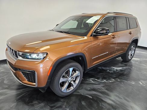 New 2026 Jeep Grand Cherokee L Limited AWD/4WD image 21